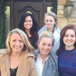 Meet your Posher, Kelly